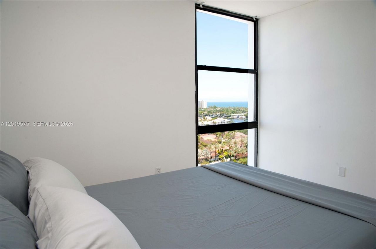 3675 N Country Club Dr, Unit 1903, Aventura, FL 33180 Photo