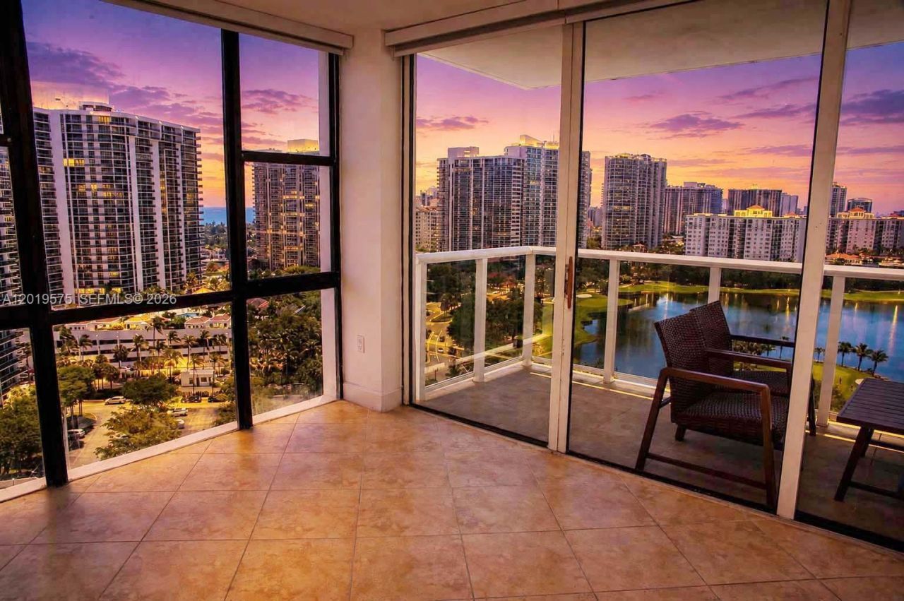 3675 N Country Club Dr, Unit 1903, Aventura, FL 33180 Photo