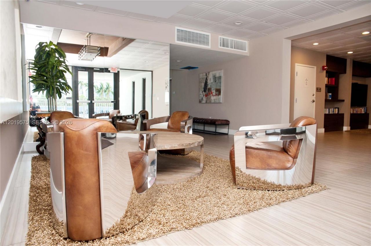 3675 N Country Club Dr, Unit 1903, Aventura, FL 33180 Photo