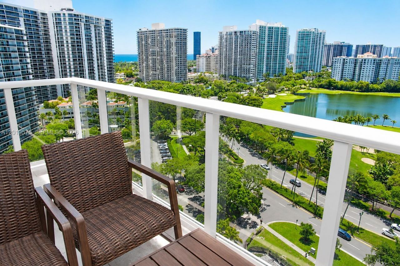 3675 N Country Club Dr, Unit 1903, Aventura, FL 33180 Photo