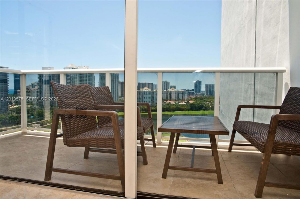 3675 N Country Club Dr, Unit 1903, Aventura, FL 33180 Photo
