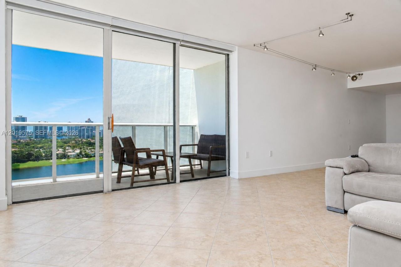 3675 N Country Club Dr, Unit 1903, Aventura, FL 33180 Photo