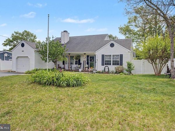 125 GANGWAY LANE LANE, MANAHAWKIN, NJ 08050