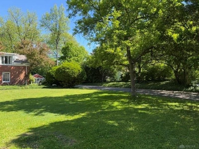 221 Grandon Road, Oakwood, OH 45419 Photo 2