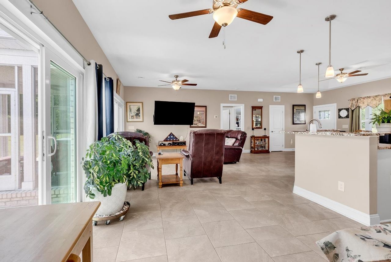 1795 Southern Crest Dr. Photo 10
