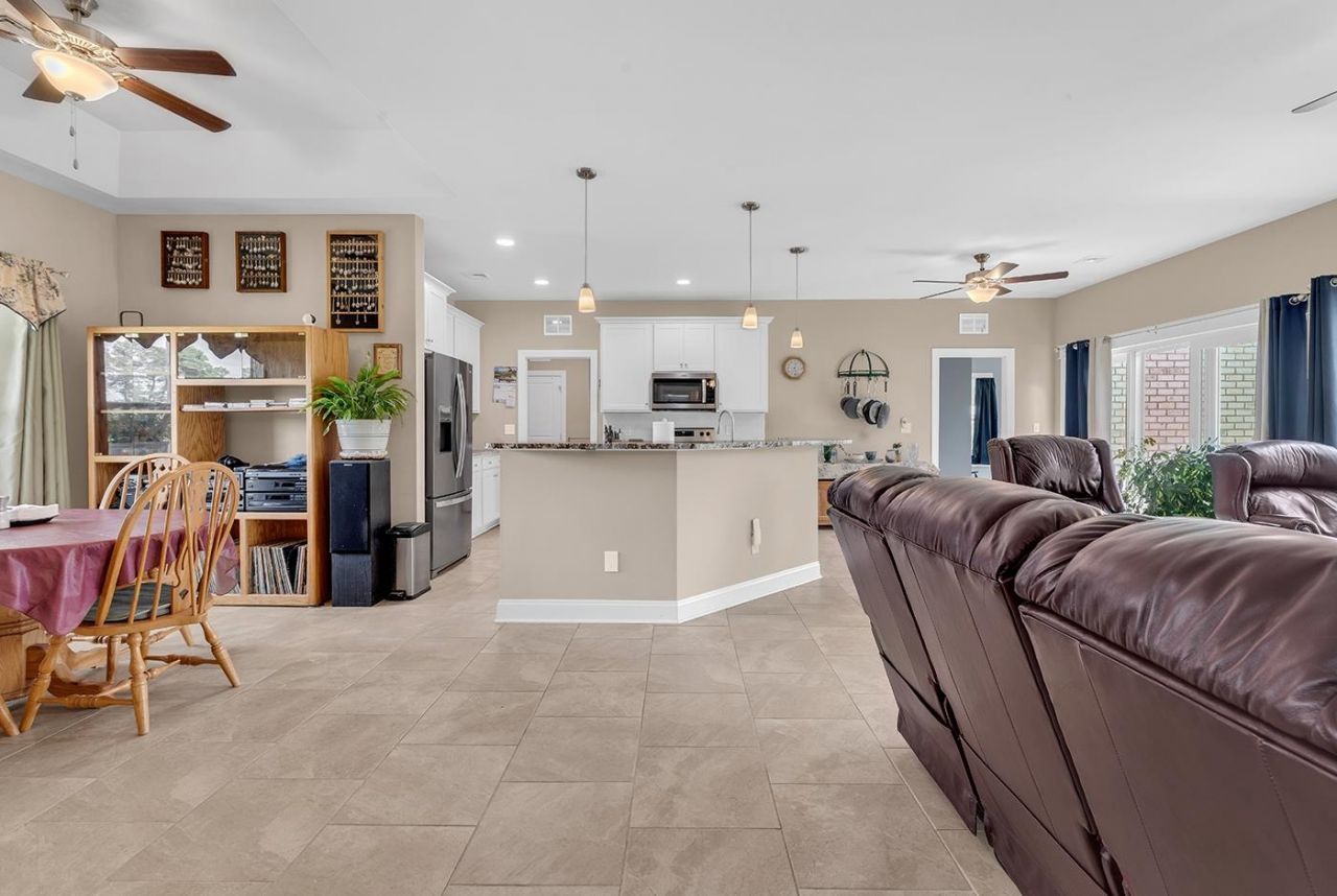 1795 Southern Crest Dr. Photo 5