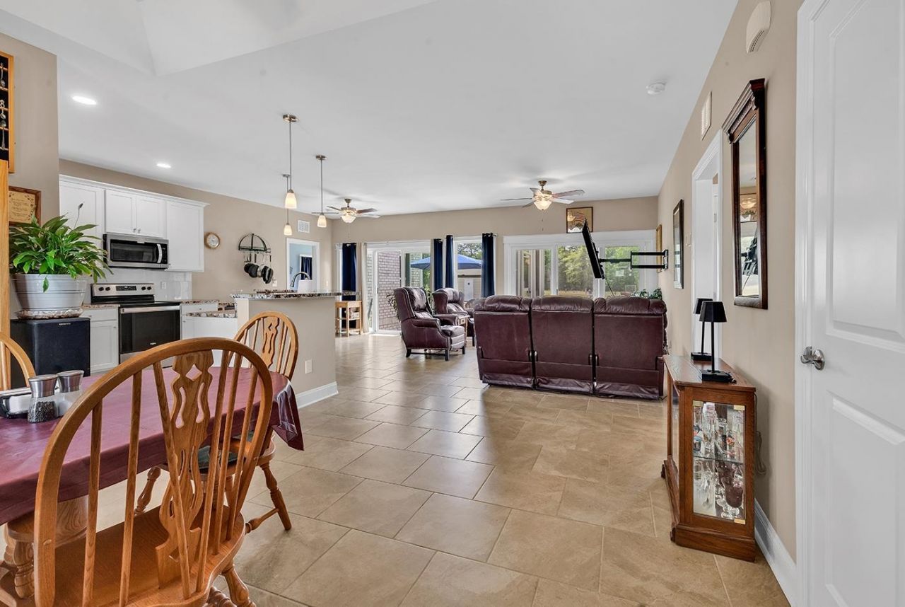 1795 Southern Crest Dr. Photo 6
