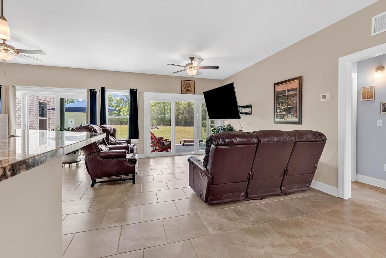 1795 Southern Crest Dr. Photo 8