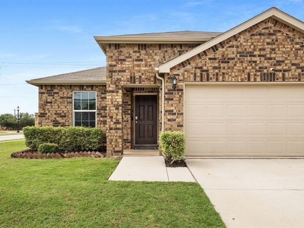 1914 Waggoner Drive, Aubrey, TX 76227