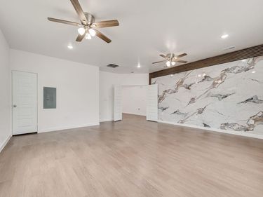 2706 Lenway Street, Dallas, TX 75215
