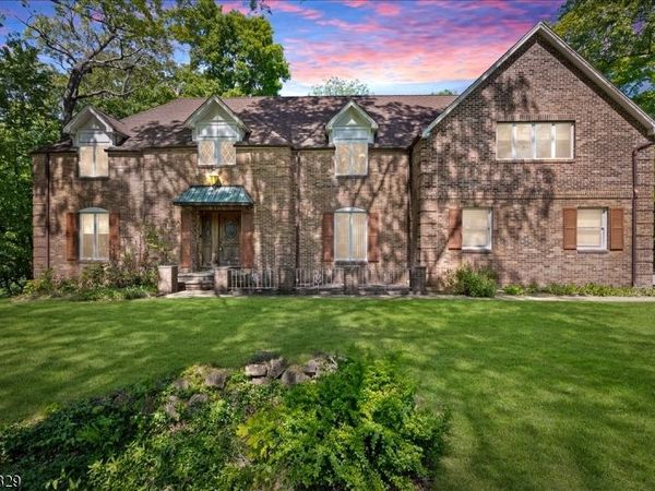 8 Branko Rd, Berkeley Heights, NJ 07922