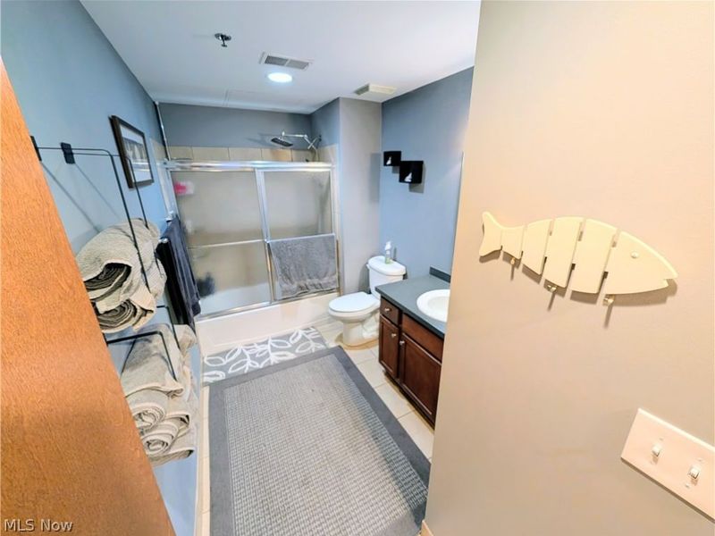 401 W SHORELINE Drive, Unit 109, Sandusky, OH 44870 Photo 11