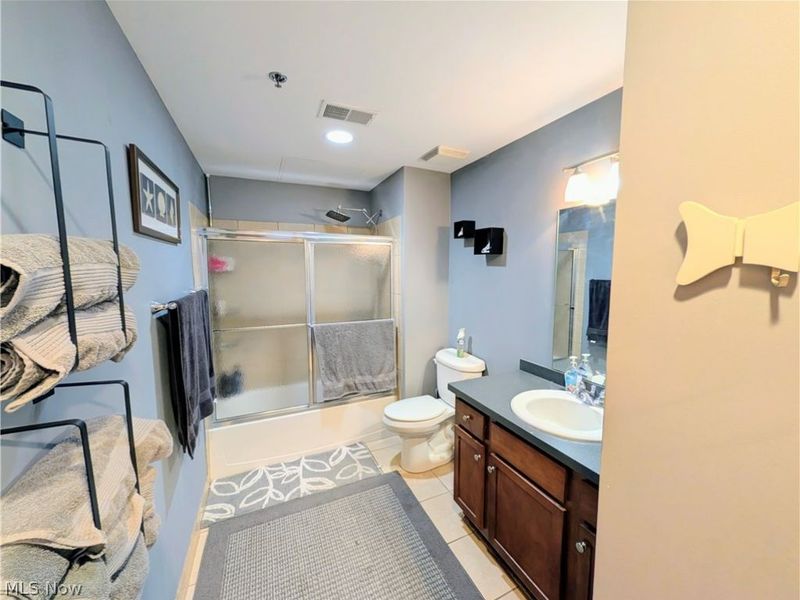 401 W SHORELINE Drive, Unit 109, Sandusky, OH 44870 Photo 13