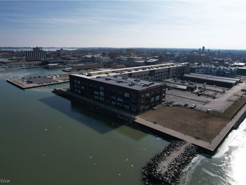 401 W SHORELINE Drive, Unit 109, Sandusky, OH 44870 Photo 3