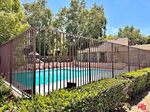 18350 Hatteras Street, Unit 152, Tarzana, CA 91356