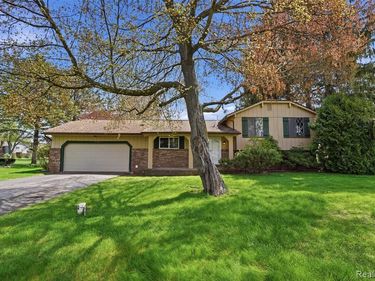 3756 Chevron Drive, Highland Twp, MI 48356