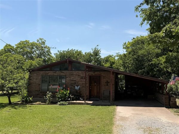 400 N Bean Street , Howe, TX 75459