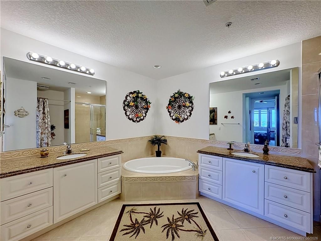 36 Harbour Isle Drive W, Unit PH 02, Fort Pierce, FL 34949 Photo