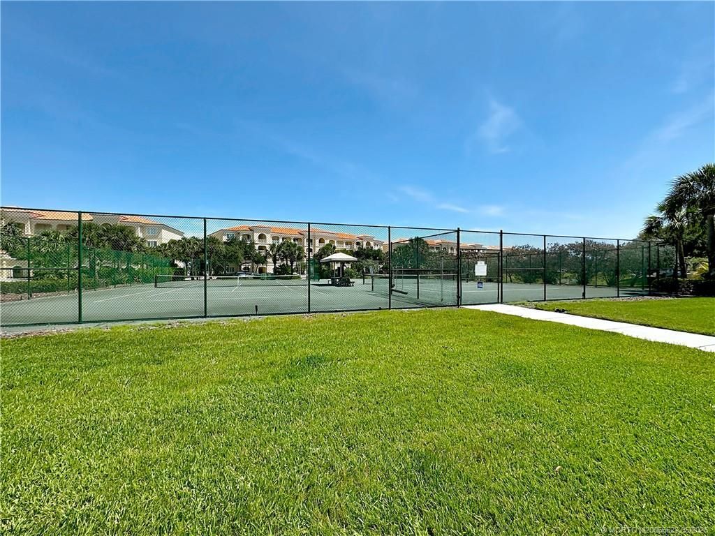 36 Harbour Isle Drive W, Unit PH 02, Fort Pierce, FL 34949 Photo