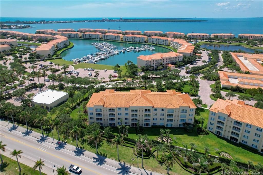 36 Harbour Isle Drive W, Unit PH 02, Fort Pierce, FL 34949 Photo