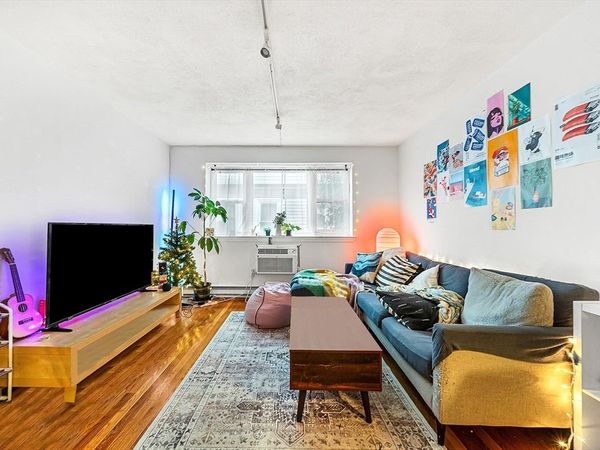 104 Trowbridge St, Unit 4, Cambridge, MA 02138