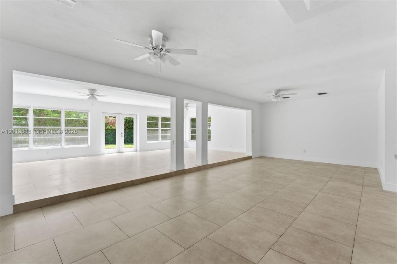 14731 NE 8th Ct , Miami, FL 33161 Photo