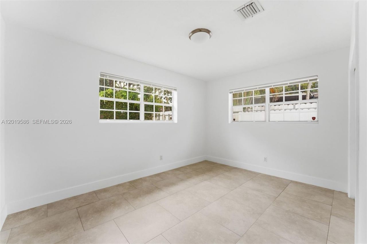 14731 NE 8th Ct , Miami, FL 33161 Photo
