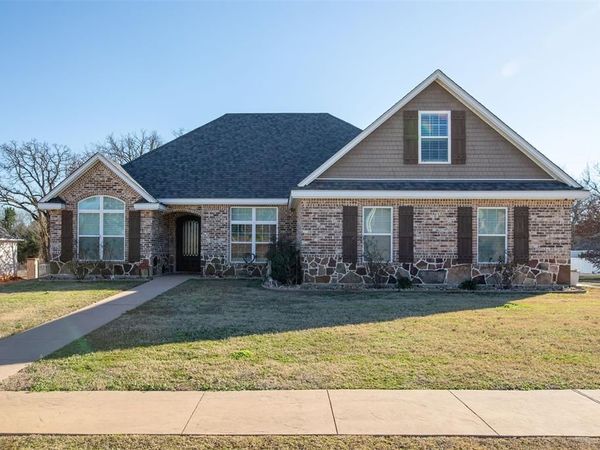 600 Corrigan, Lindale, TX 75771