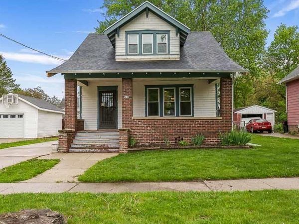 737 10th Street, Beloit, WI 53511