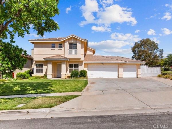2879 Lancaster, Corona, CA 92882