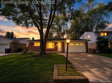 10202 Westlake Street, Taylor, MI 48180