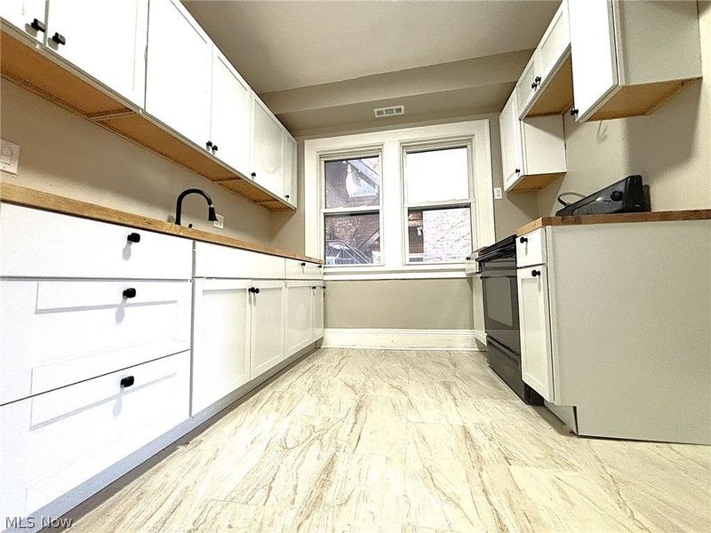 14172 Superior Road, Cleveland Heights, OH 44118 Photo 6