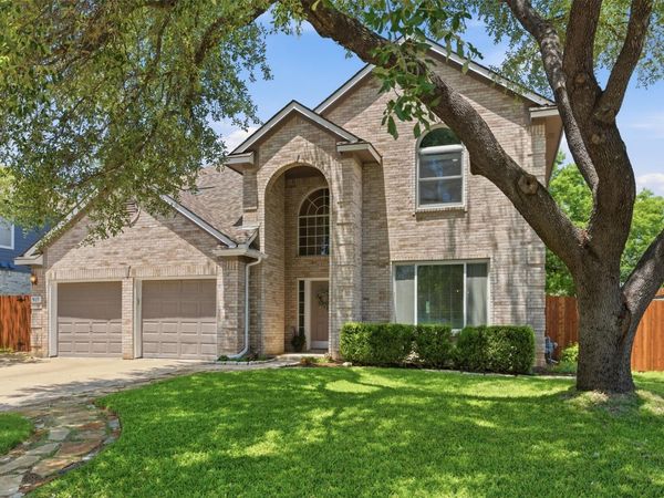 917 Woodhollow LN, Cedar Park, TX 78613