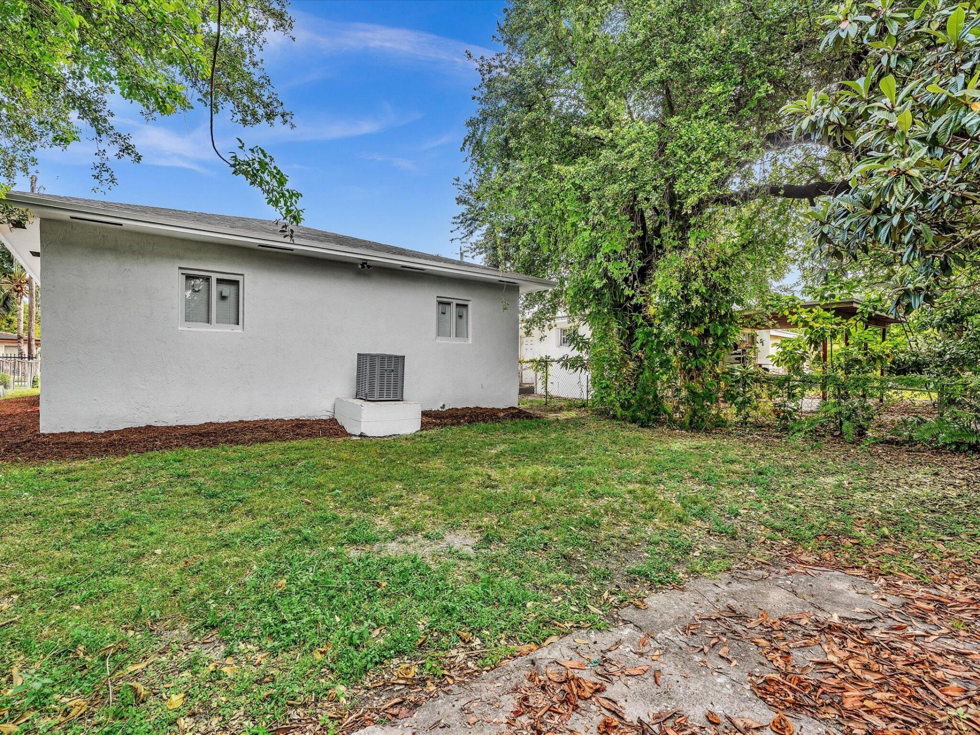 2410 NW 43rd Street, Miami, FL 33142 Photo