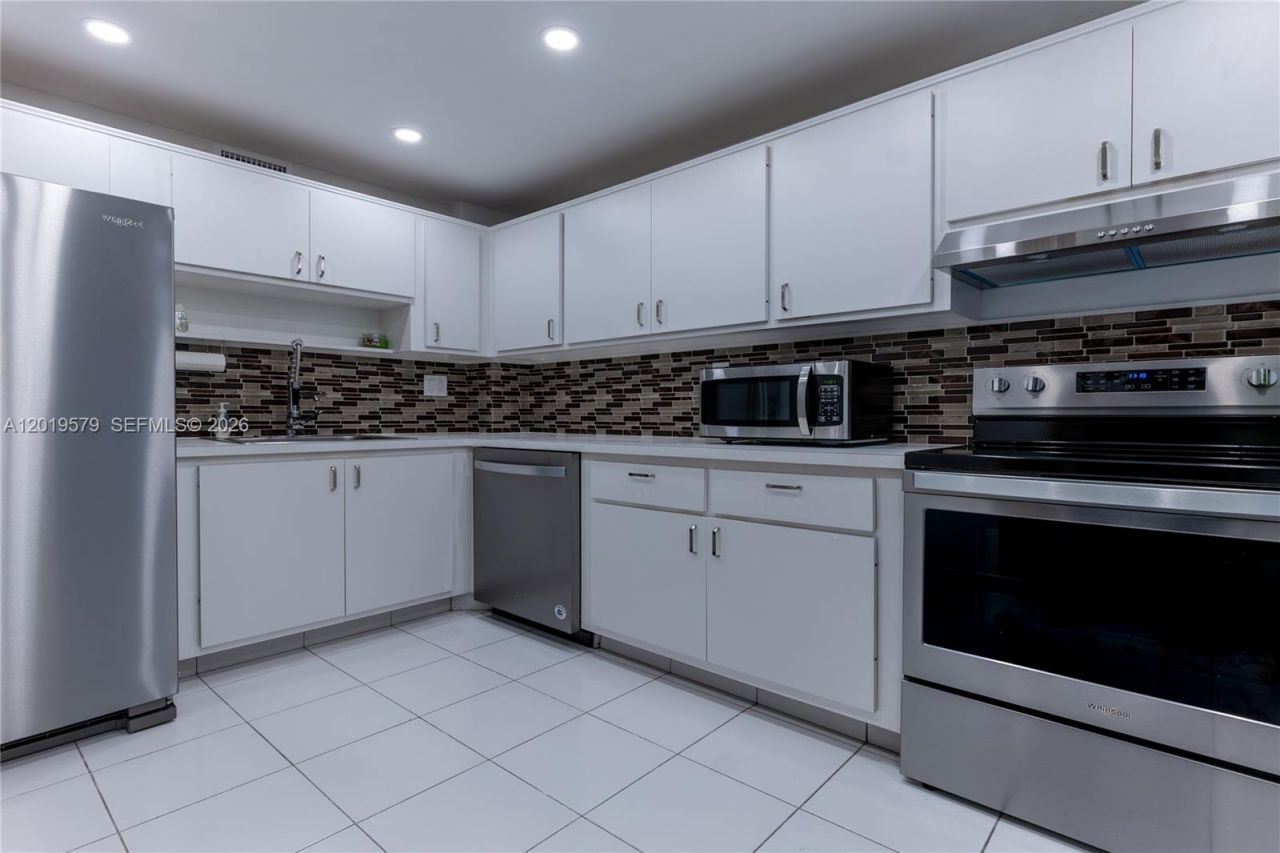 500 Three Islands Blvd , Unit 1110, Hallandale Beach, FL 33009 Photo