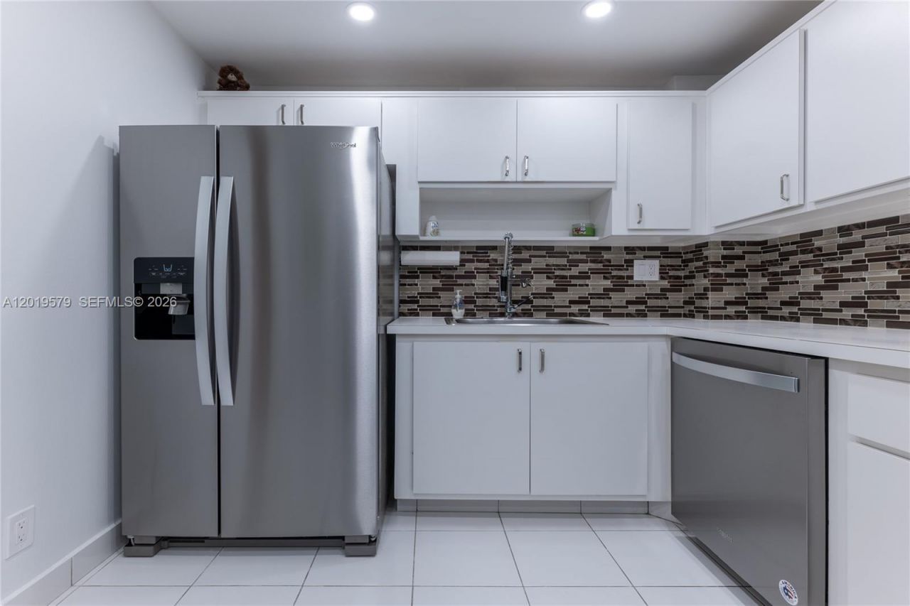 500 Three Islands Blvd , Unit 1110, Hallandale Beach, FL 33009 Photo