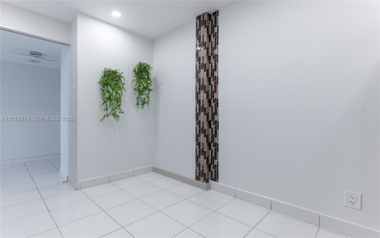 500 Three Islands Blvd , Unit 1110, Hallandale Beach, FL 33009 Photo