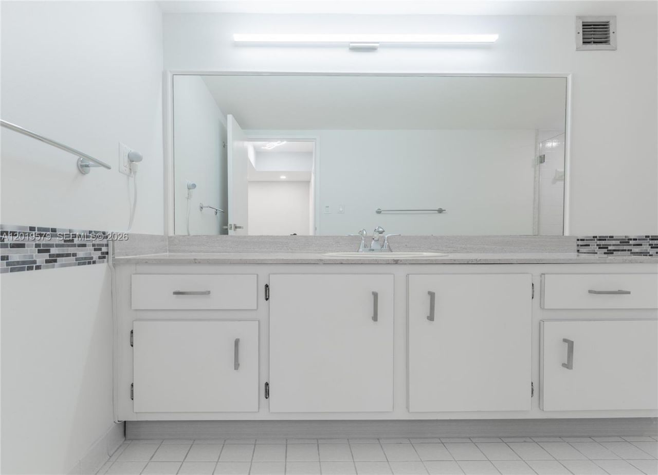 500 Three Islands Blvd , Unit 1110, Hallandale Beach, FL 33009 Photo