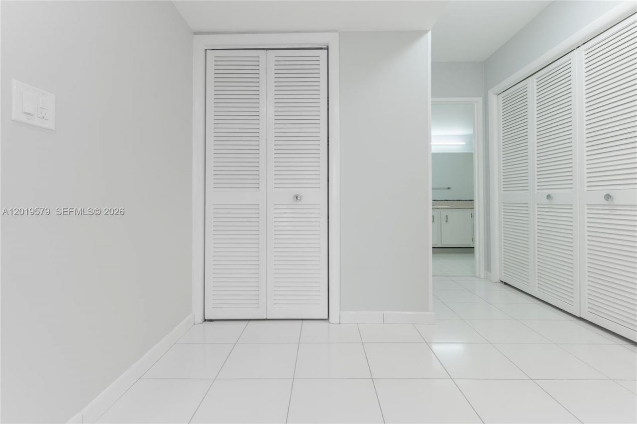 500 Three Islands Blvd , Unit 1110, Hallandale Beach, FL 33009 Photo