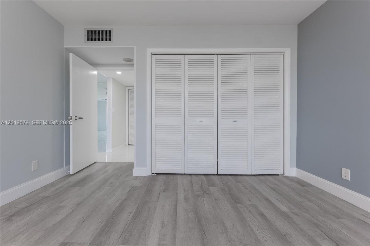 500 Three Islands Blvd , Unit 1110, Hallandale Beach, FL 33009 Photo