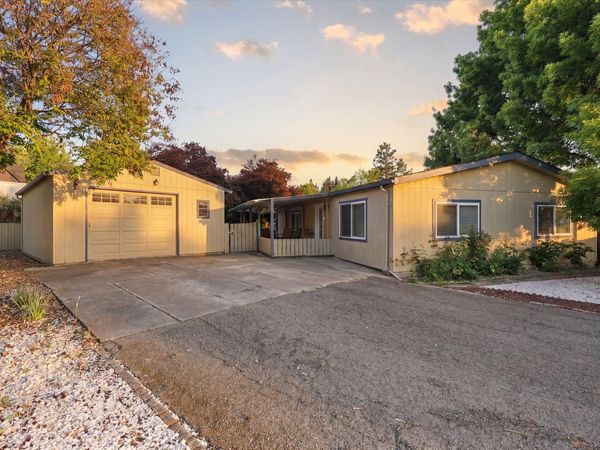 145 Taylor Street, Talent, OR 97540