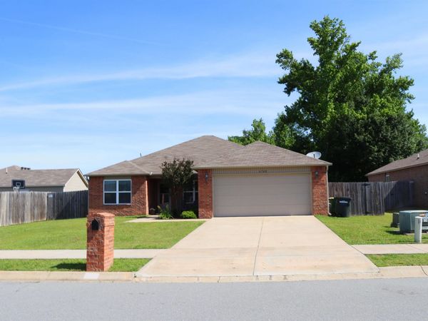 6740 Red Oak Lane , North Little Rock, AR 72117