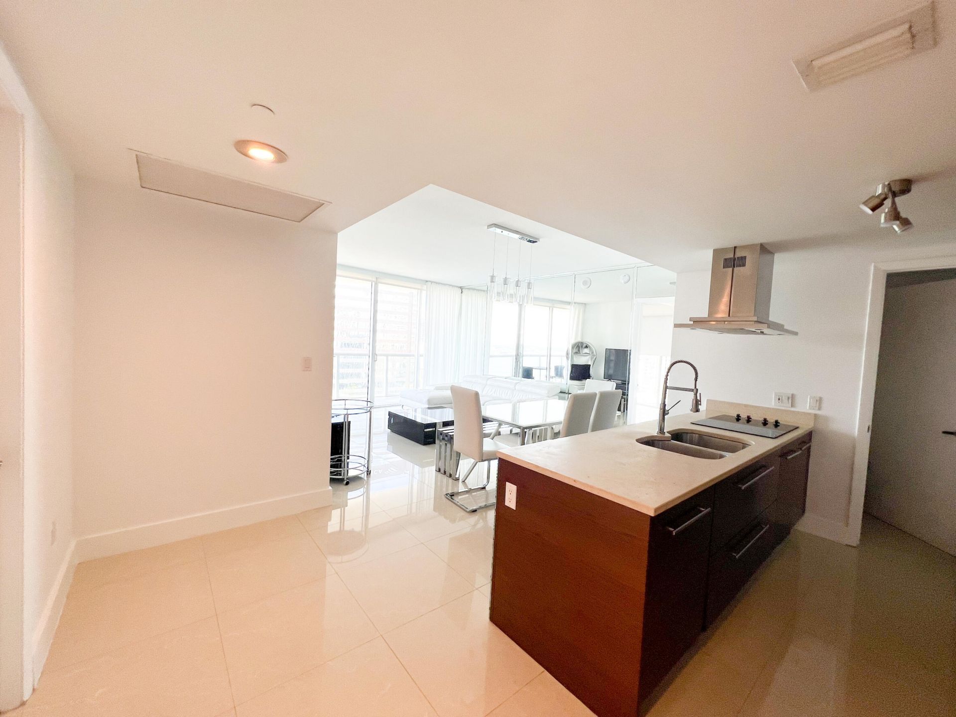 495 Brickell, Unit 2611, Miami, FL 33131 Photo