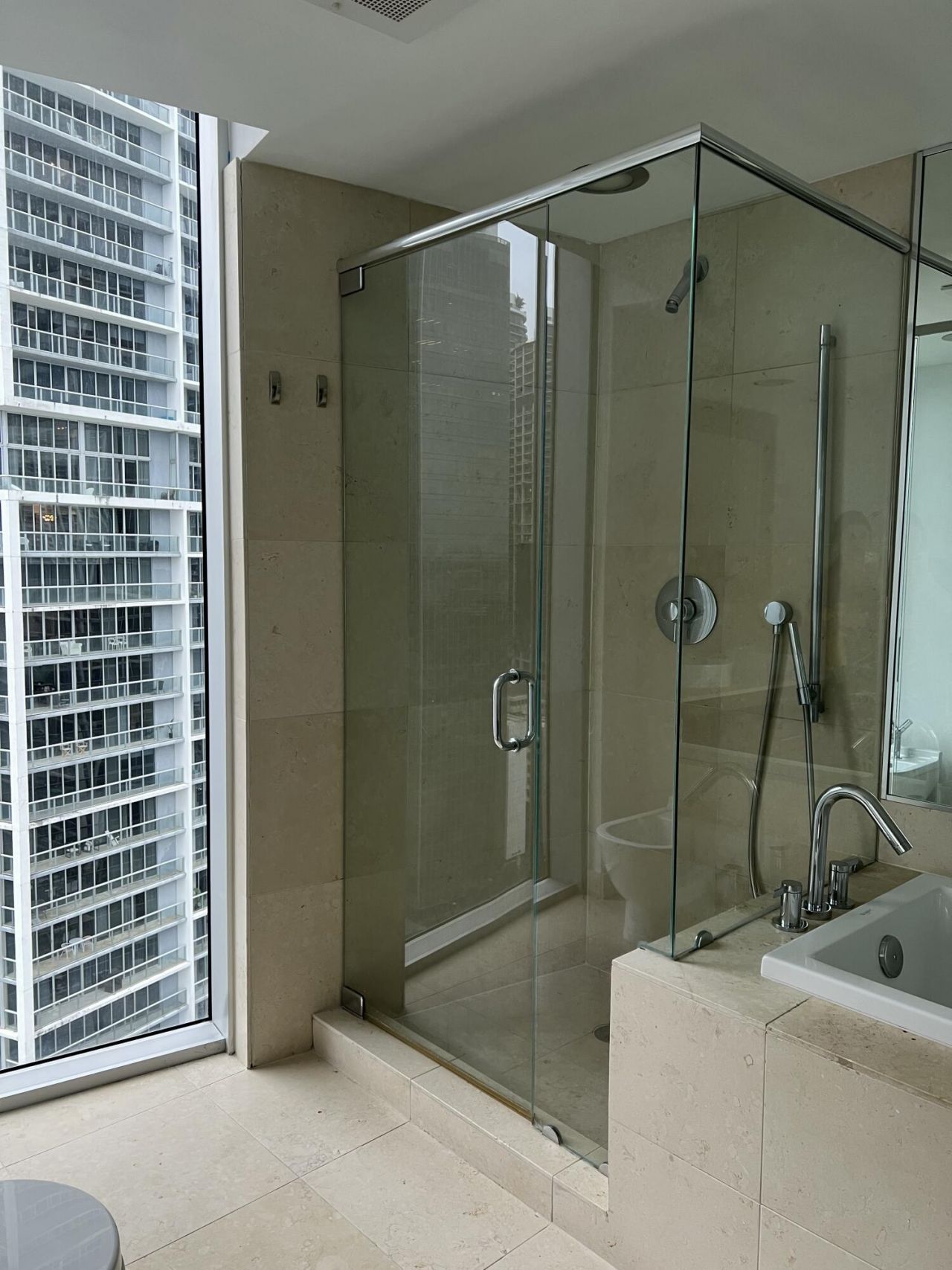 495 Brickell, Unit 2611, Miami, FL 33131 Photo