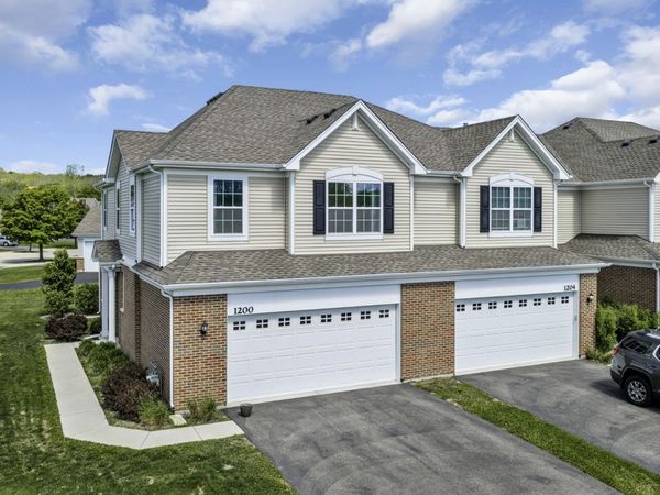 1200 Draper Road , McHenry, IL 60050