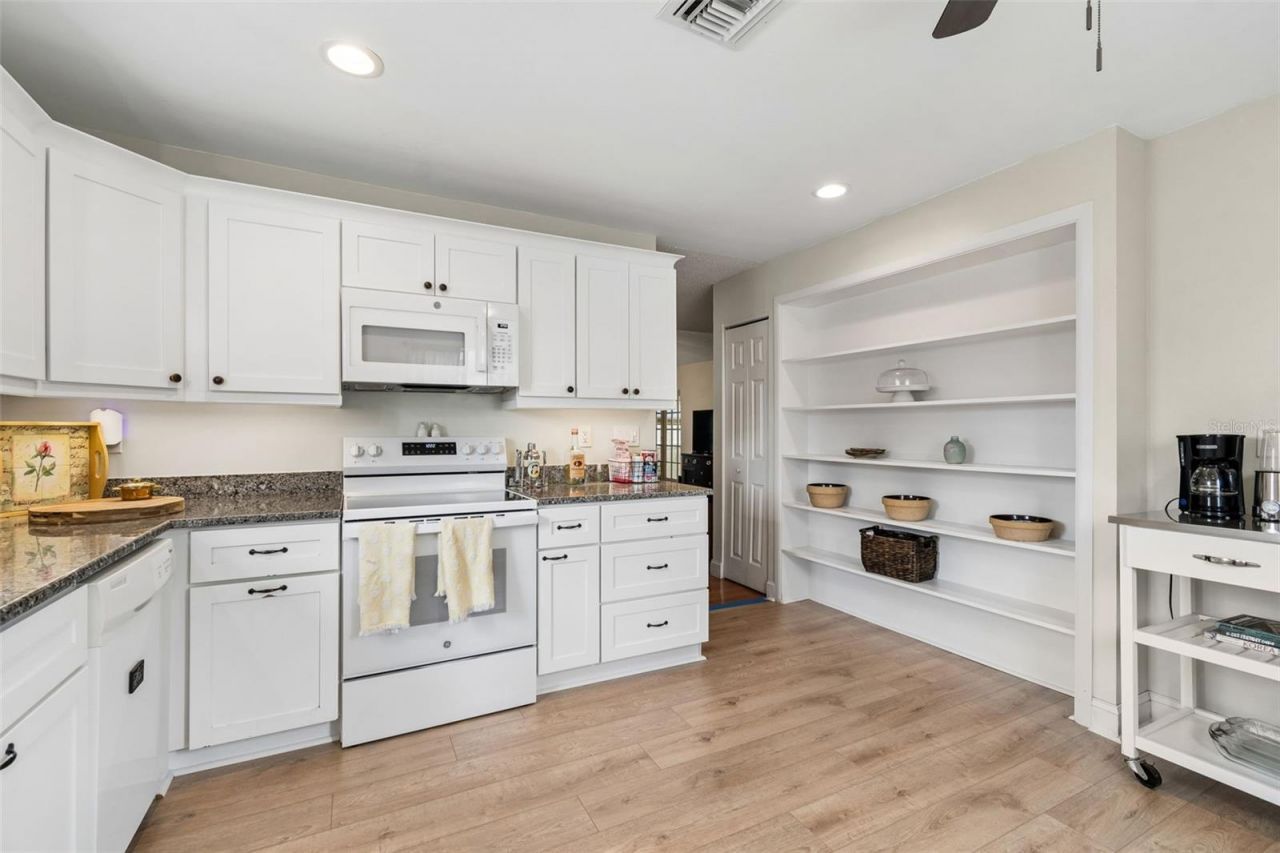 4733 Ridge Point Drive, Tampa, FL 33624 Photo
