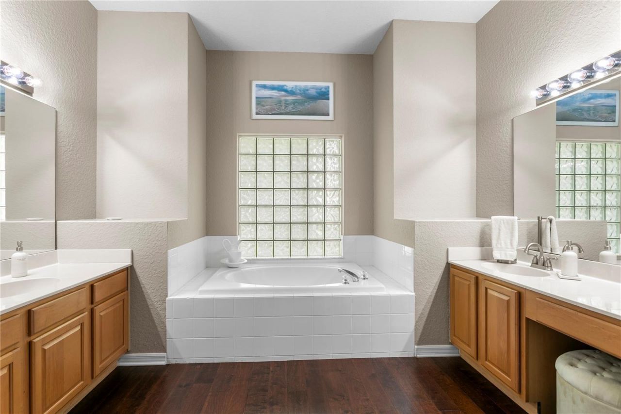 10237 Garden Alcove Drive, Tampa, FL 33647 Photo