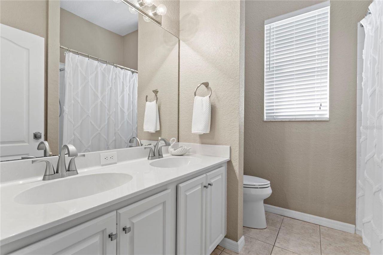 10237 Garden Alcove Drive, Tampa, FL 33647 Photo