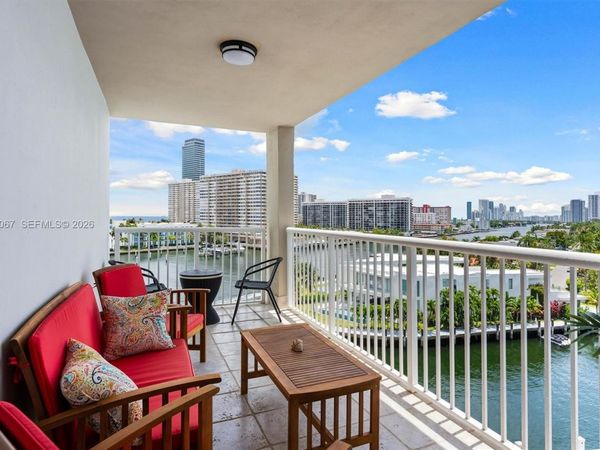 121 Golden Isles Dr , Unit 707, Hallandale Beach, FL 33009