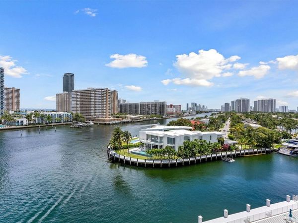 121 Golden Isles Dr , Unit 707, Hallandale Beach, FL 33009